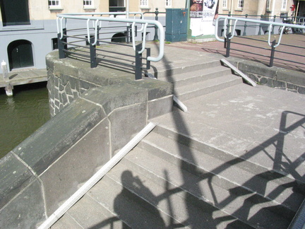 2004-10-06 23-47-05